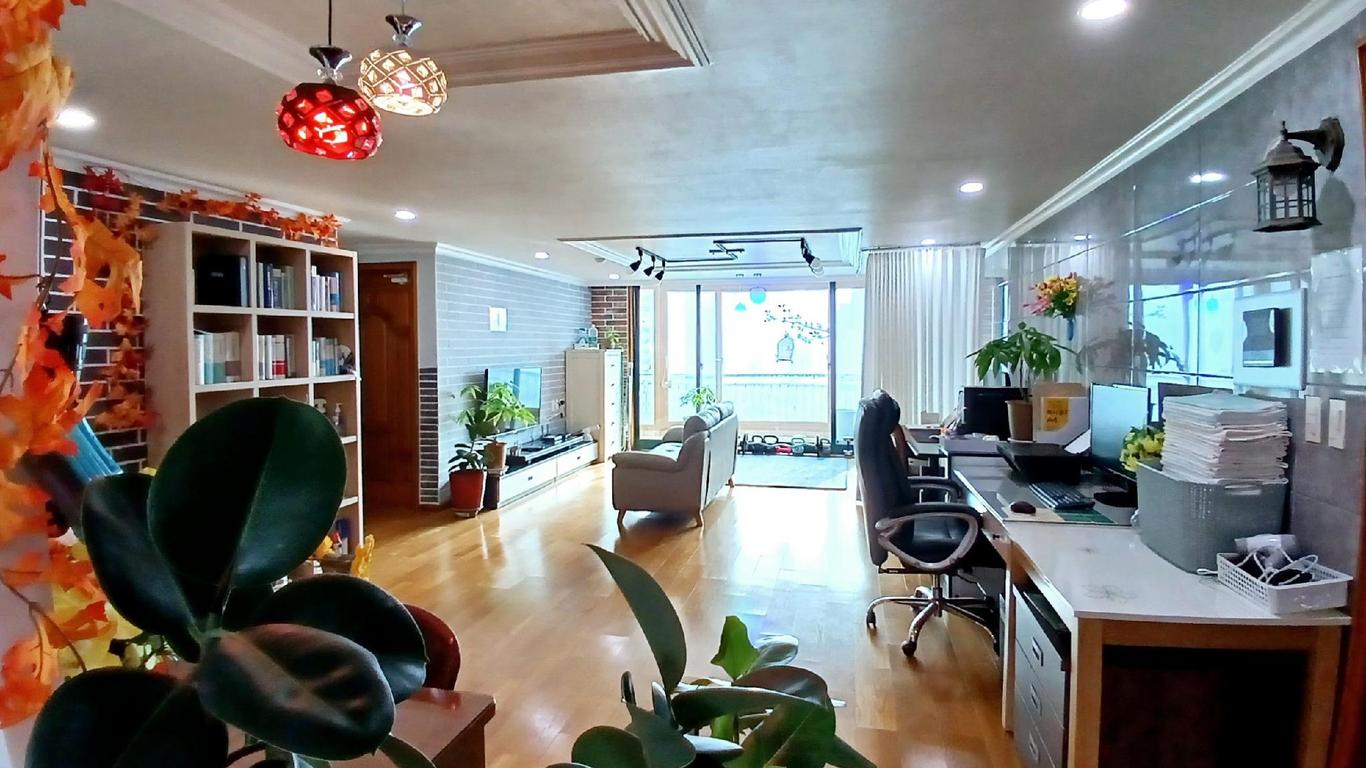 Good Moments Share House