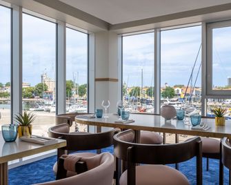 Hôtel Mercure La Rochelle Vieux-Port - לה רושל - מסעדה