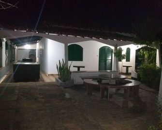 '5-Bedroom House Steps from Santa Clara Beach: Tranquility, Security' - São Francisco de Itabapoana - Patio