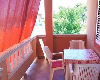 Apartmani Lucia - Rab - Balkon
