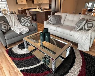 Bright room for rent in a 5 and a half - Mirabel - Living room