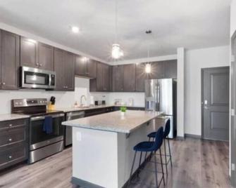 Luxurious King 2BR Suite in North Raleigh! - Raleigh - Cuisine