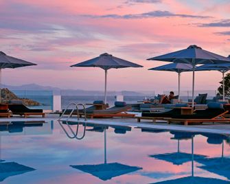 Myconian Ambassador Relais & Chateaux - Platis Gialos - Piscina