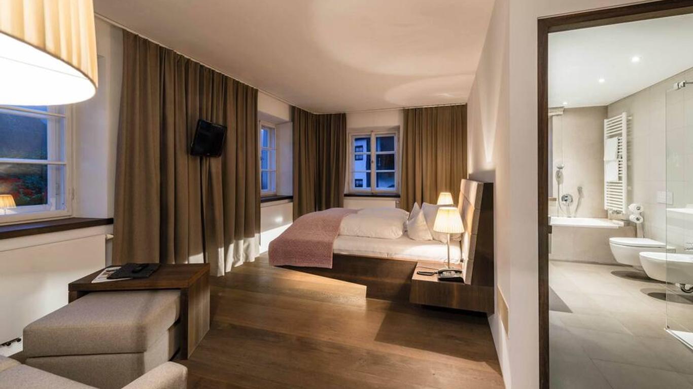 Strasserwirt - Ansitz zu Tirol