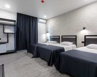 Hotel West Way - Kutaisi - Bedroom