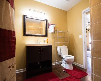 A Peaceful Hidden Treasure in Oxford GA - Conyers - Kitchen