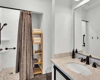 The Scout Boutique Cottages - Sisters - Baño
