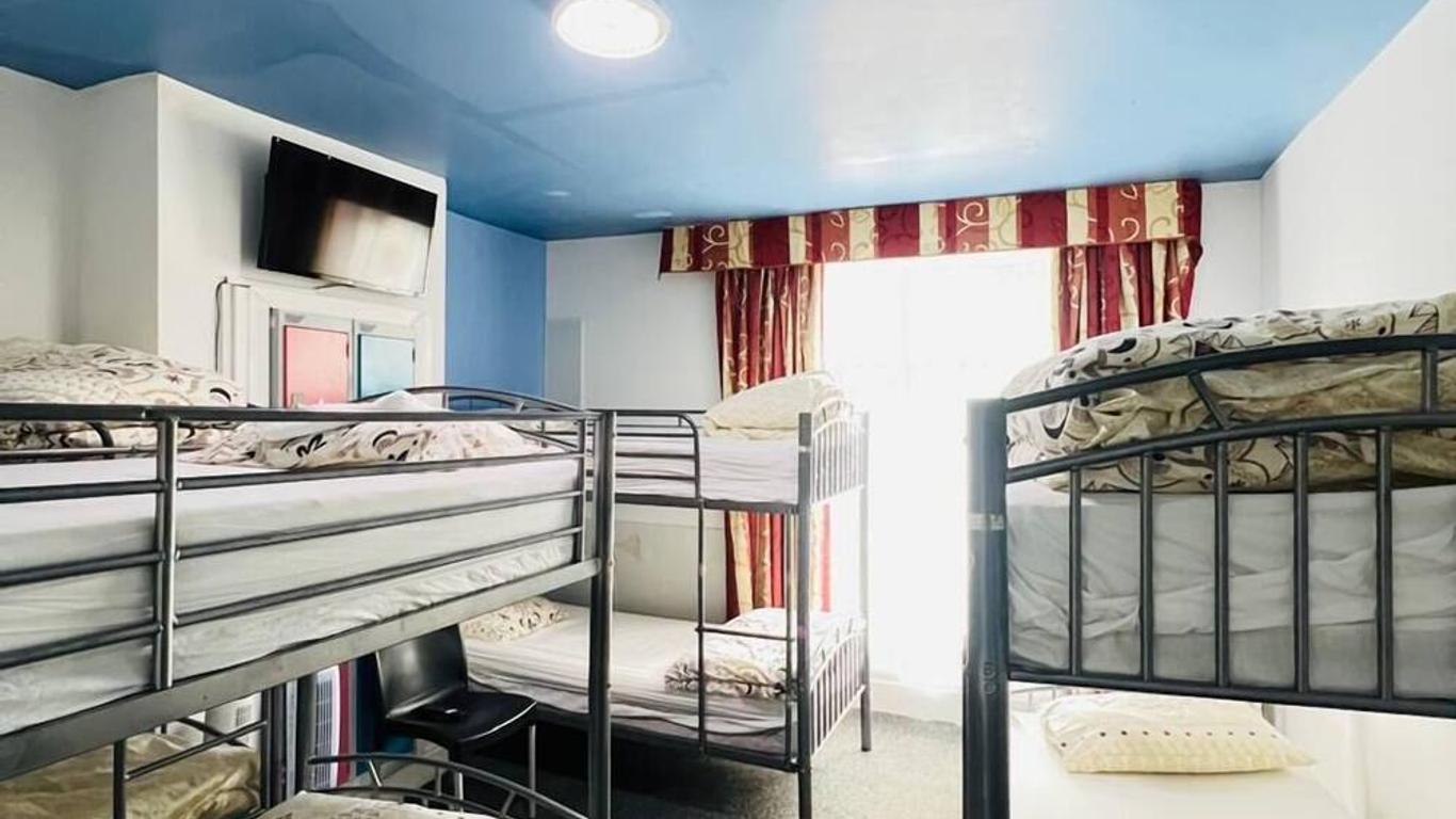 Backpackers Blackpool Hotel & Suites
