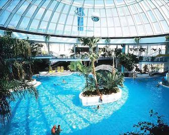 Hotel Gran Belveder & Ostsee Therme Resort & Spa - Timmendorfer Strand - Piscina