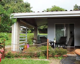 Villa Mango! a 10 Minutos del Centro de Grecia - Grecia - Patio