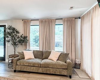 Olive Branch Villa by the river - McMinnville - Sala de estar
