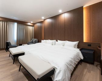 Shilla Legacy Hotel - Gyeongju - Bedroom