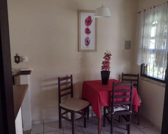 Pousada Chez Nous - Penedo - 餐廳