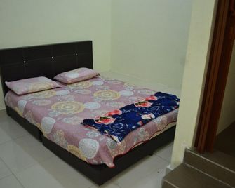 Sitiyam Homestay Seri Kembangan - Seri Kembangan - Bedroom
