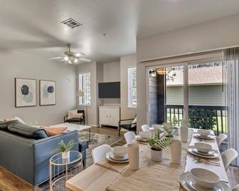 Cdh - Pinnacle Mountain View - Clearfield - Living room
