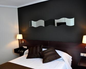 Hostal La Rotonda - Ourense - Bedroom