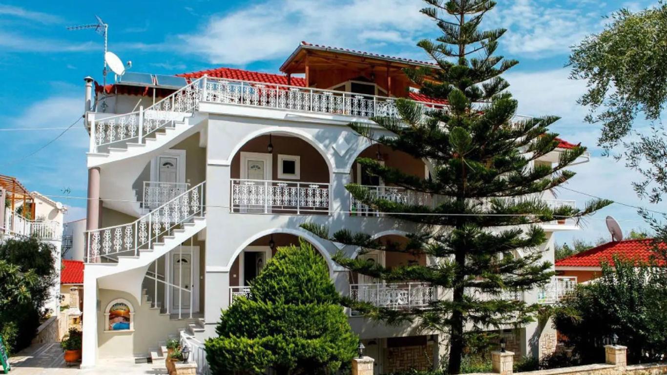 Amoudi Studios Apartments Hotel