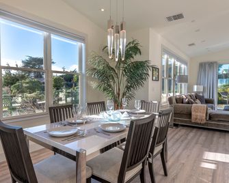 Magnificent Cottage Close to Lake with Hot-tub in Bodega Bay, California - Bodega Bay - Dining room