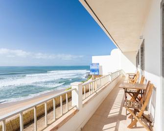 Blue Buddha Beach Rooms & Suites - Ericeira - Balcony