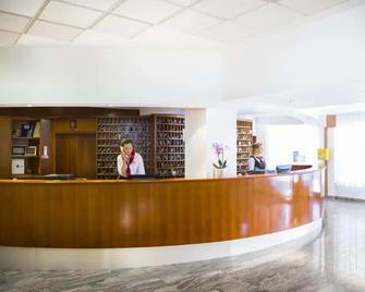 Sunny Baska Hotel By Valamar, Ex Corinth - Baška - Receptie