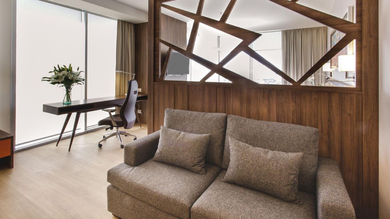 Nh Collection Leon Expo