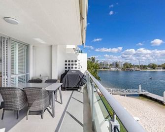 Las Rias Holiday Apartments - Noosa Heads - Balcony