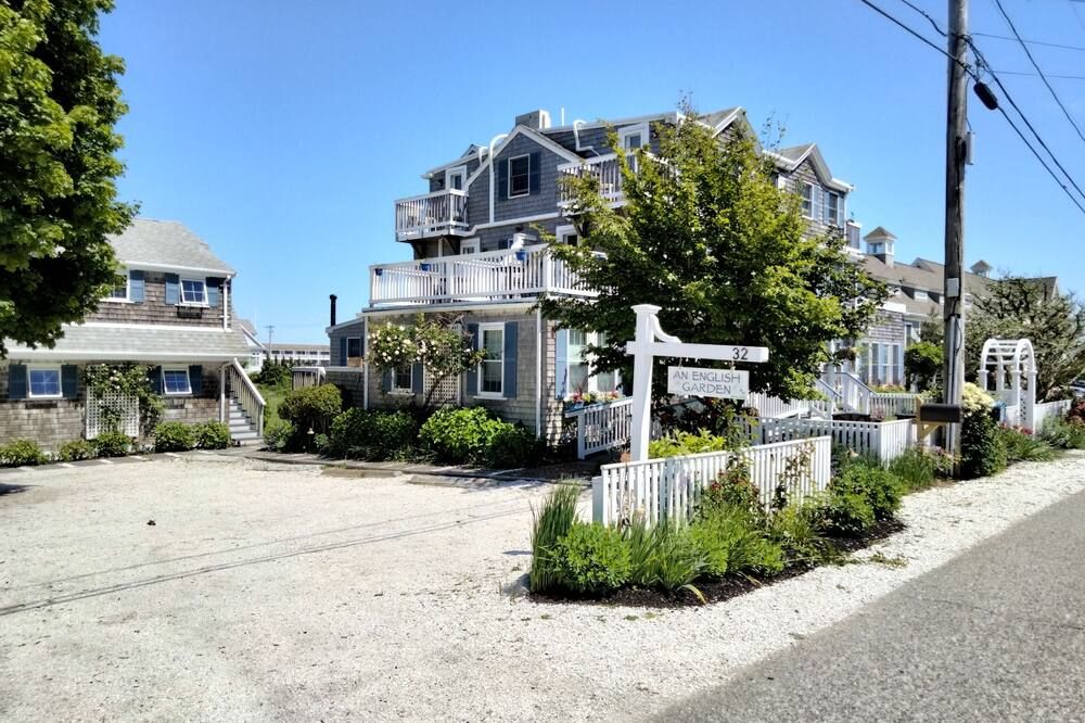 An English Garden Bed & Breakfast - Dennis Port - Edificio