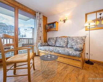 Apartment in Orcières by Ski Slopes & Pool - Embrun - Obývací pokoj