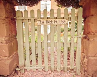Yew Tree House - Stourport-on-Severn - Building