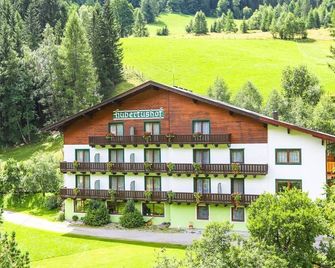 Dreibettzimmer - Hubertushof Beim Römerbad - Bad Kleinkirchheim - Gebäude