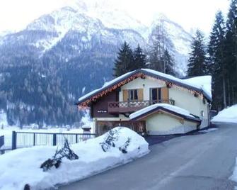Appartamenti Chalet al Lago - Alleghe - Building