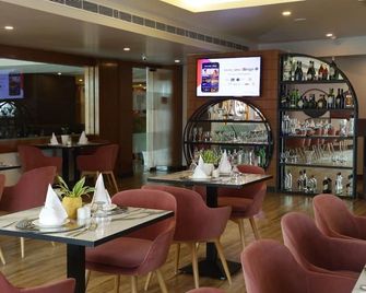 Hotel Jsr Continental - Dehradun - Restaurante
