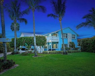Hutchinson Island Beach Retreat - Ground Floor Condo - Pets Welcome - Fort Pierce - Budynek