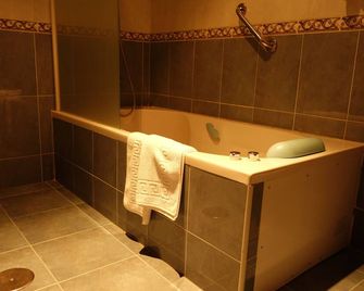 Hotel Reyes De León - Santa María del Páramo