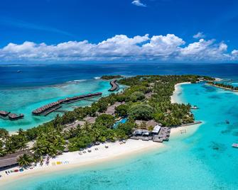 Sheraton Maldives Full Moon Resort & Spa - Мале - Пляж