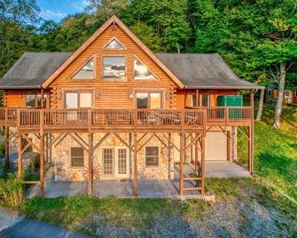 Sugar Bear Lodge - Banner Elk - Building