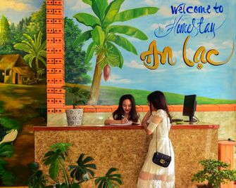 An Lac Homestay Phong Gia dinh - Qui Nhon - Recepción
