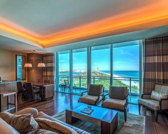 Rent a luxury 2 bedroom in the Ritz Carlton Bal Harbour at half the hotel price - Bal Harbour - Вітальня