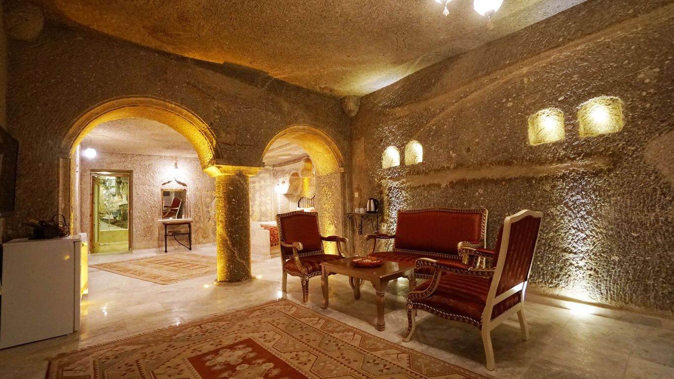 Roma Cave Suite