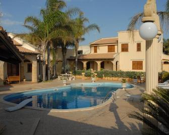 Suite Margarita - Mazara del Vallo - Havuz