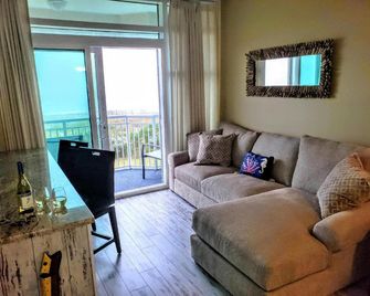 Holiday Sands South - Myrtle Beach - Living room