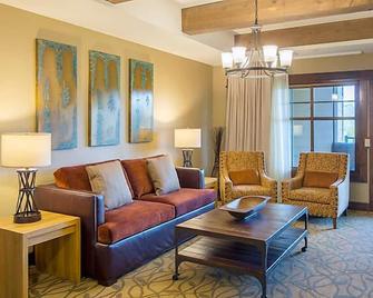 Amazing Paradise Point Resort in Hollister! - Hollister - Soggiorno
