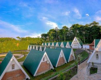 D'Kaliurang Resort & Convention Yogyakarta - Yogyakarta - Vista del exterior