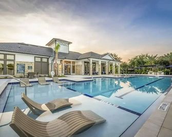 Ideal Modern Retreat in the Heart of Jacksonville - Jacksonville - Piscina