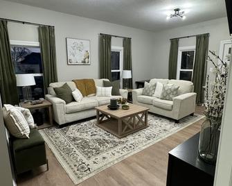 Myrtle Lane home, nestled just minutes away from downtown! Newly remodeled - Creston