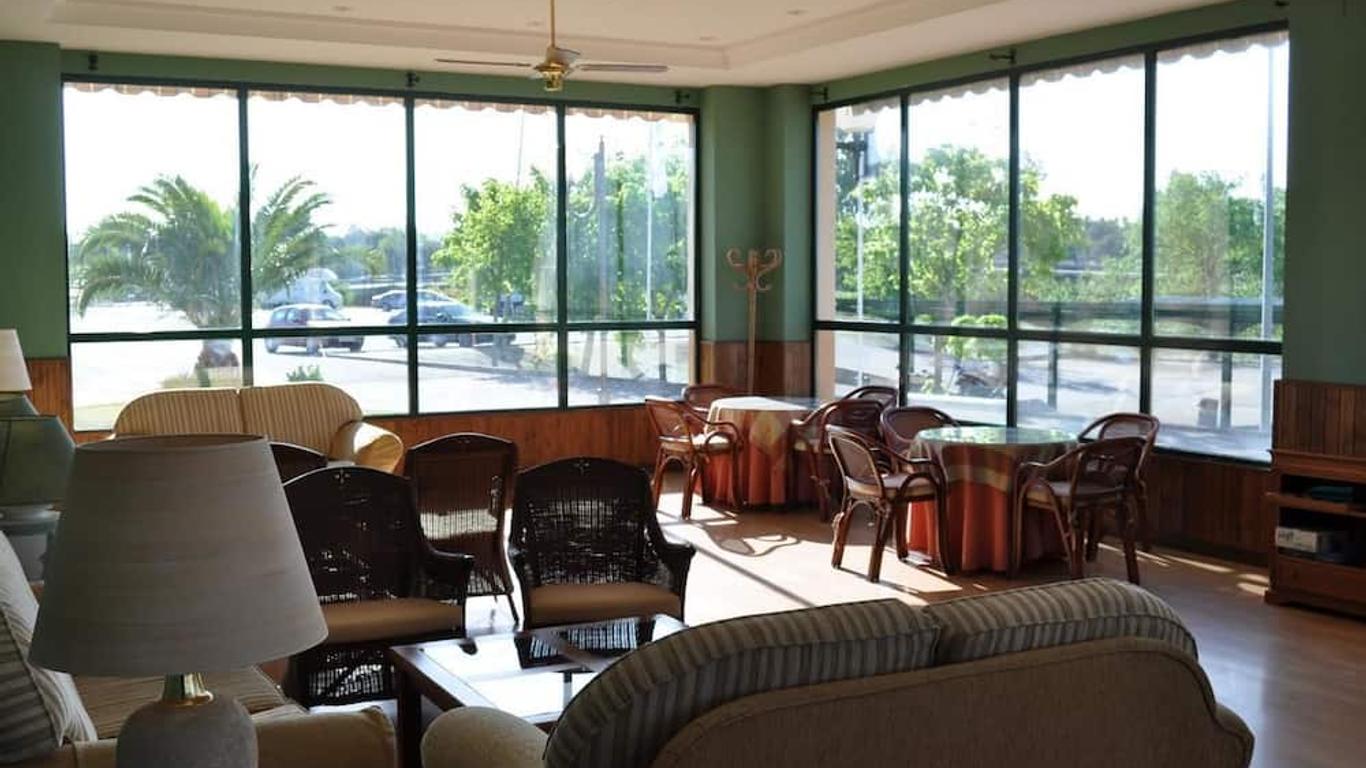 هوتل ألونسو دو مونروي