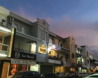 Lintas Plaza Hotel - Kota Kinabalu - Building