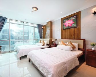 Ly Ly Hotel - Ho Chi Minh City