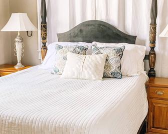 The Coastal Cottage@Park Place Inn - Sanford - Habitación