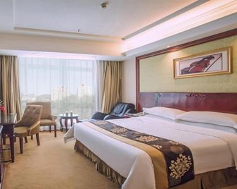 Vienna International Hotel Huizhou South Railway Station - Huizhou - Bedroom